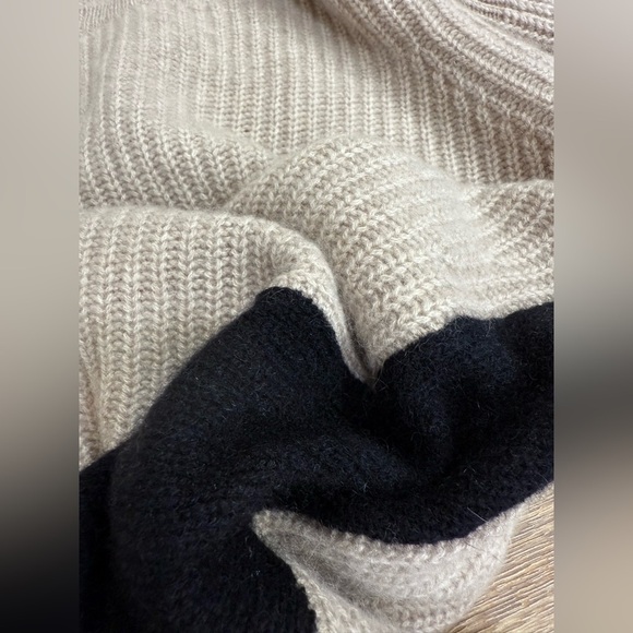 NWT 360 Cashmere M color block knit 100% cashmere sweater - Picture 9 of 10